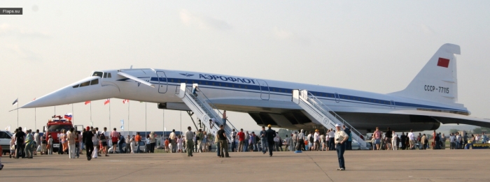 Ту-144 первый пассажирский сверхзвуковой самолет в мире